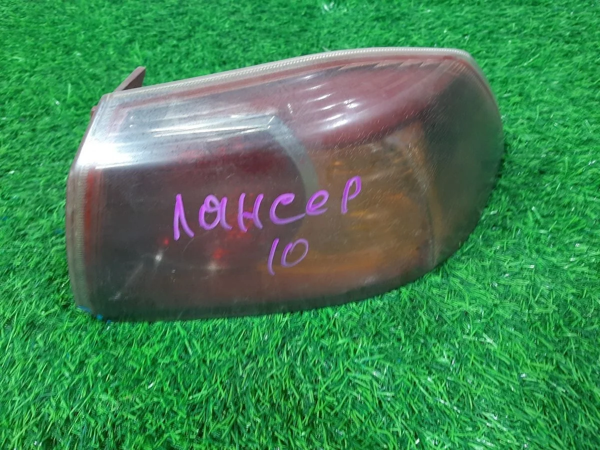 Фонарь правый на Mitsubishi Lancer X