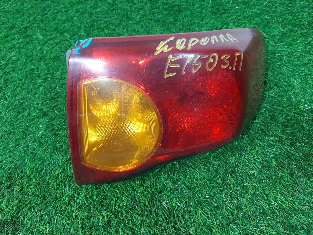 Фонарь правый на Toyota Corolla E150