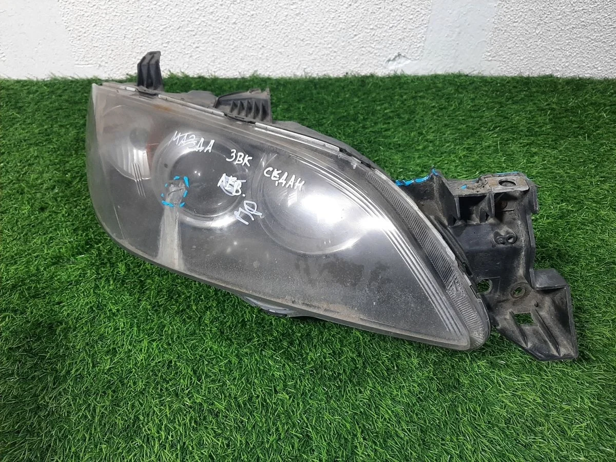 В наличии: Фара правая Mazda 3 BK