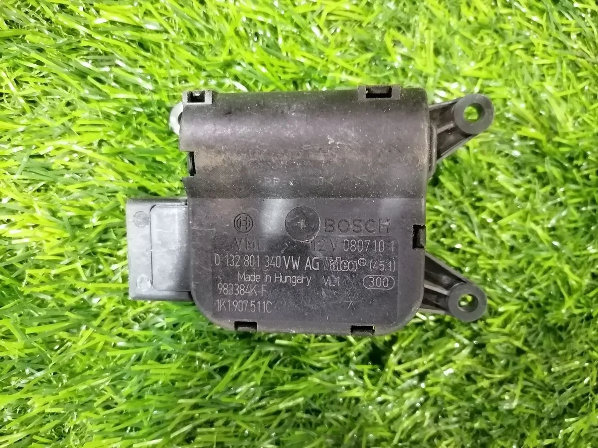 Сервопривод заслонки отопителя Skoda Octavia A5