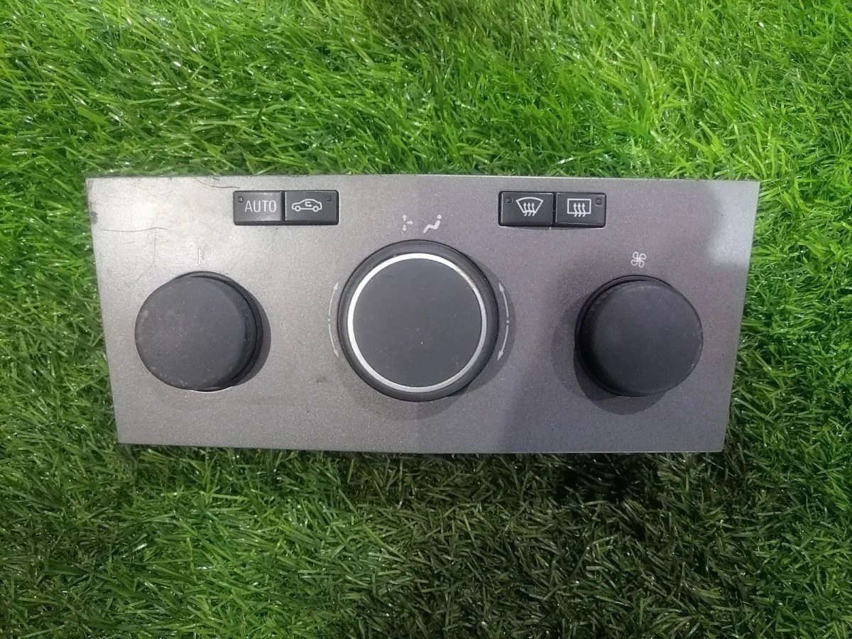 Блок управления климатом Opel Astra H