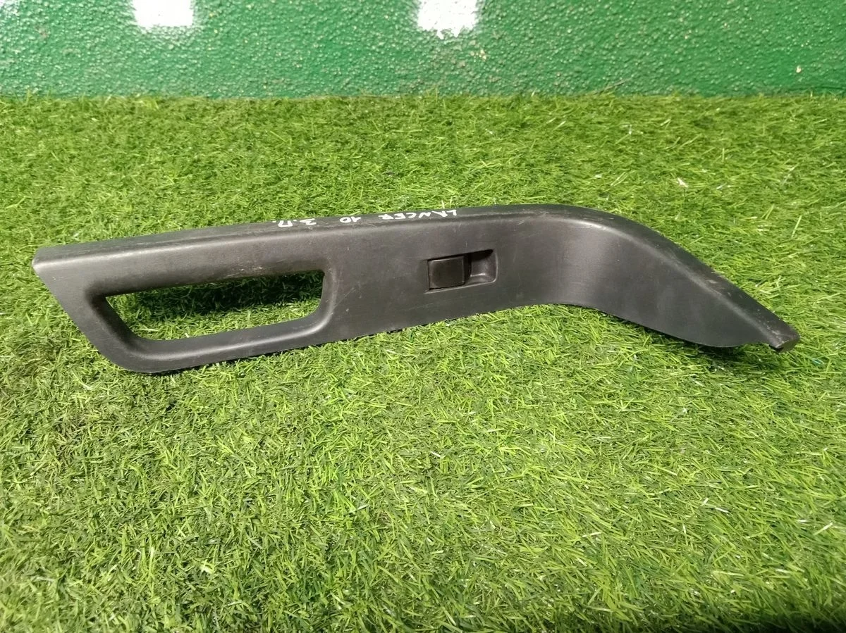 Кнопка  стеклоподъемника Mitsubishi Lancer X