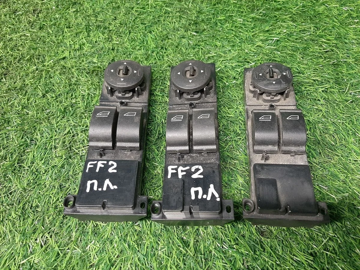 Блок управления стеклоподъемниками Ford Focus 2.