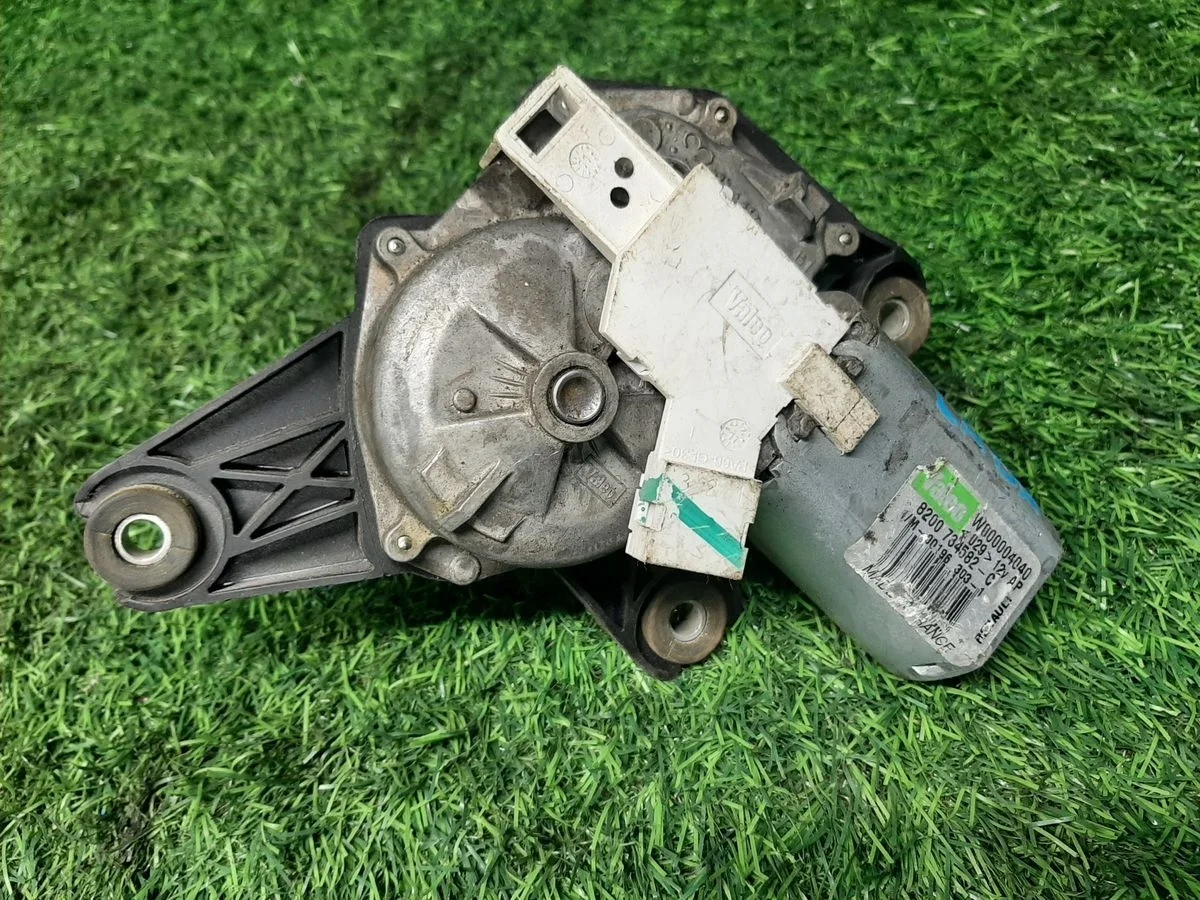 Мотор стеклоочистителя на Лада Ларгус