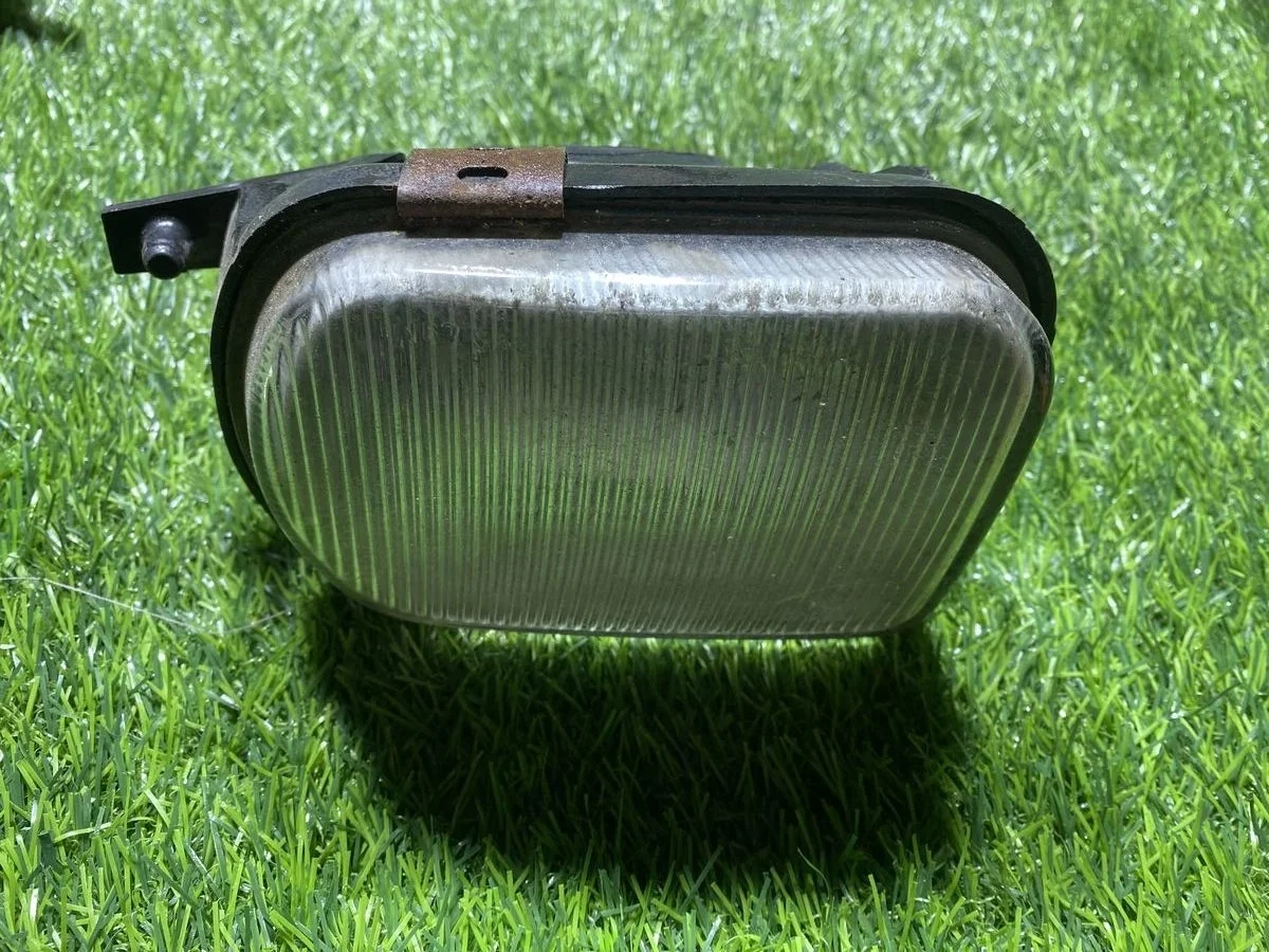 Противотуманная фара Mercedes W203