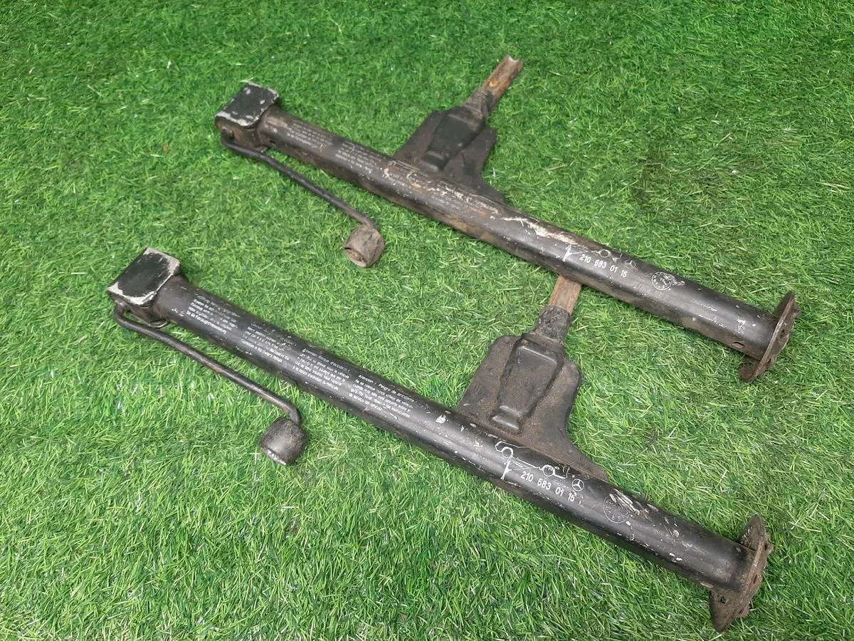 В наличии: домкрат на Mercedes M-Class W164