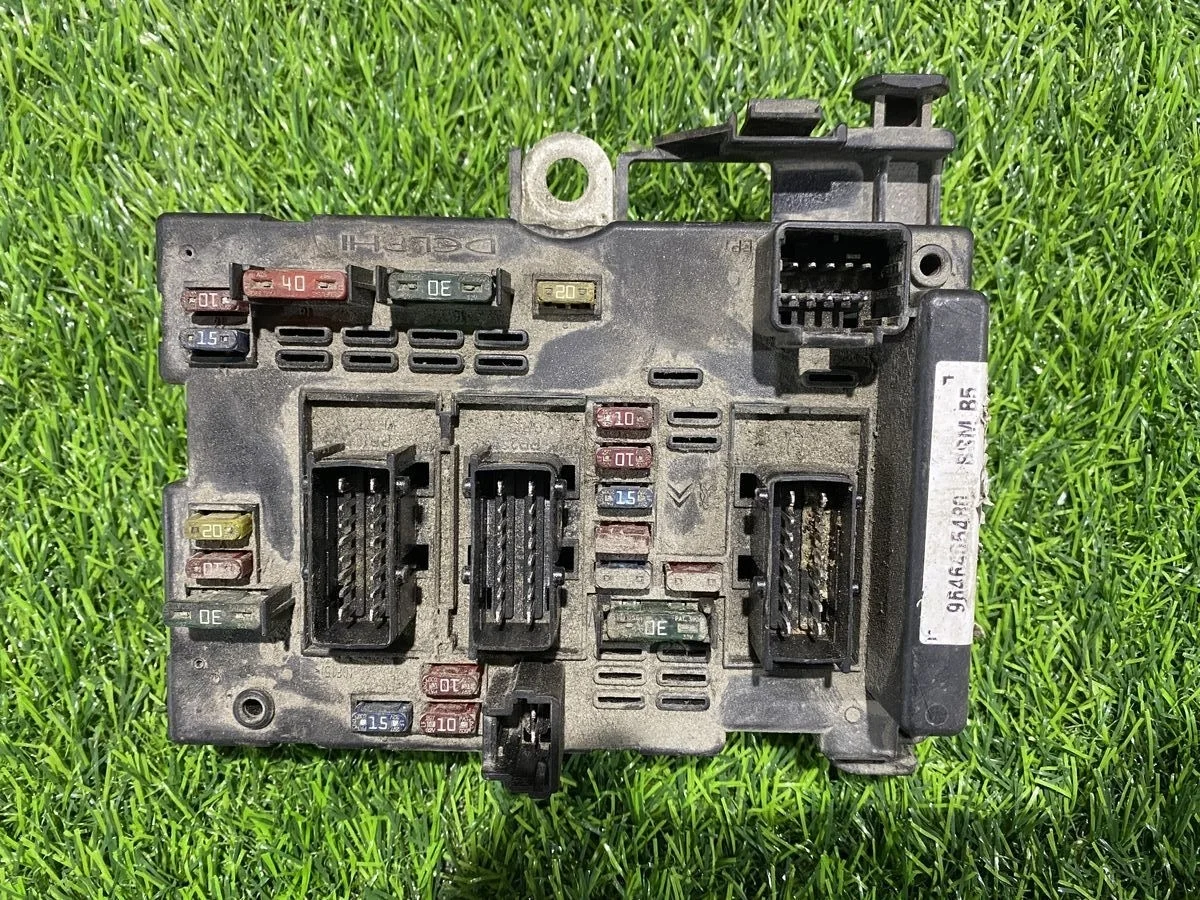 Блок предохранителей Peugeot 307