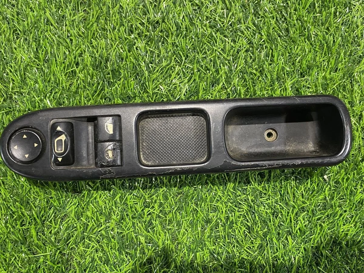 Блок управления стеклоподъемниками Peugeot 307