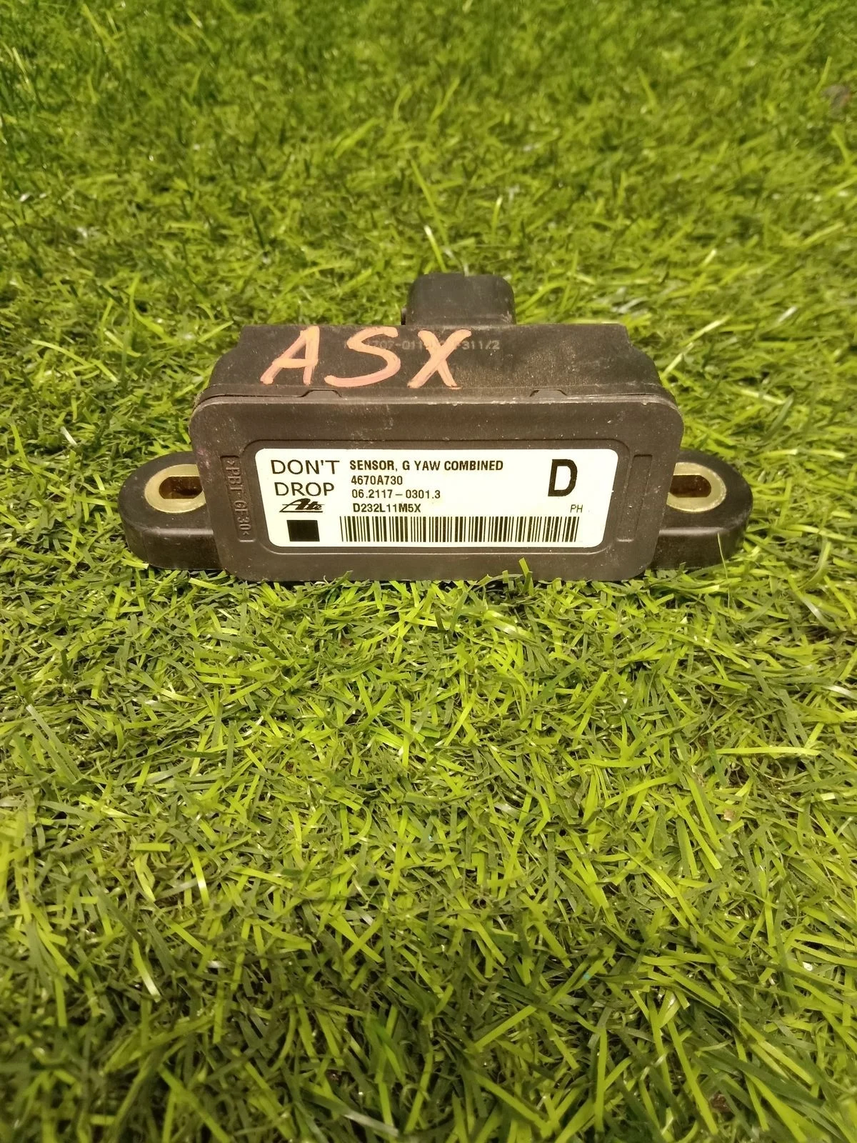 Датчик ускорения на Mitsubishi Asx 1