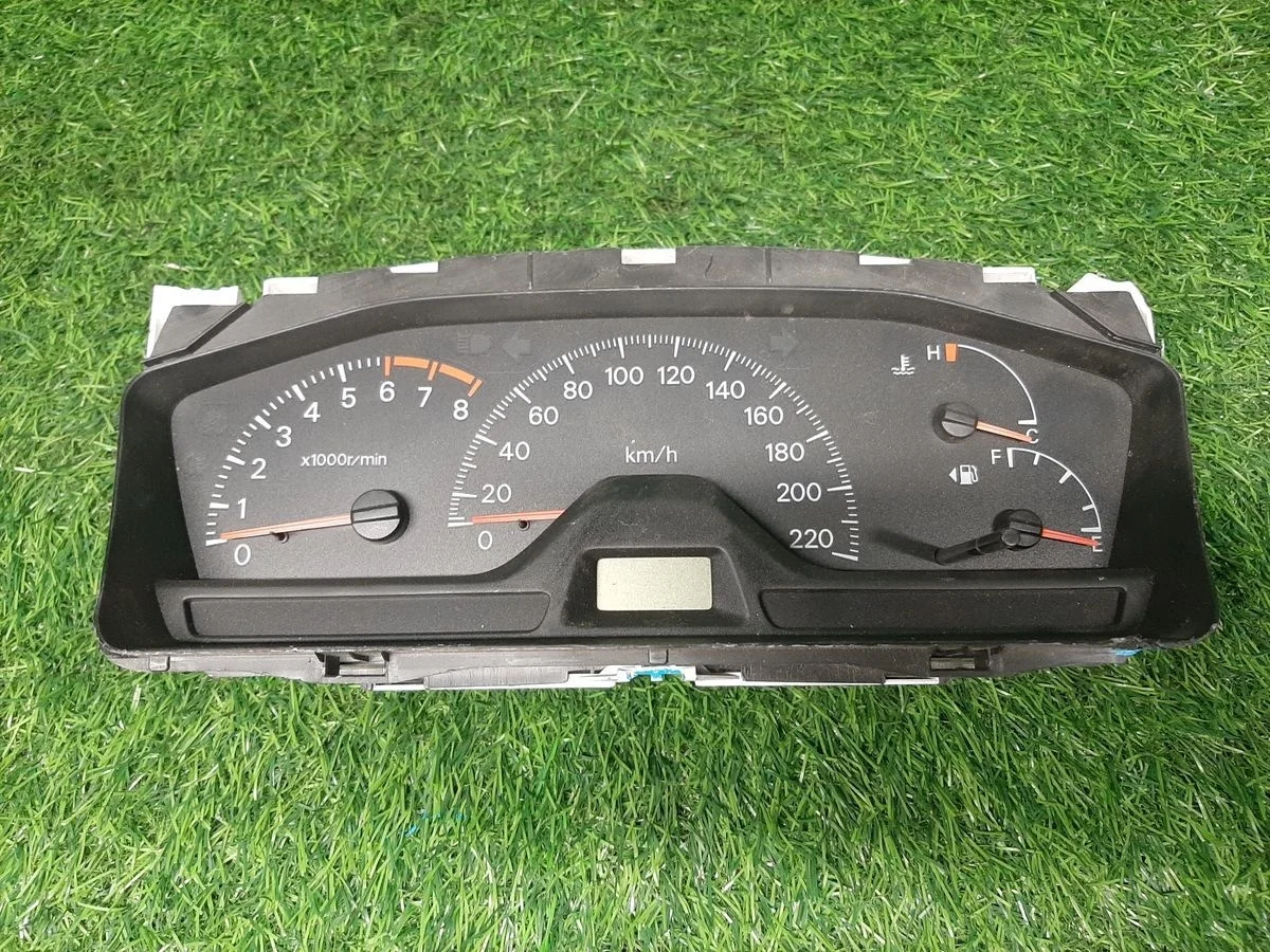 В наличии: Панель приборов Mitsubishi Lancer IX