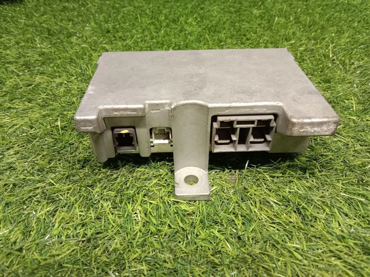 Блок управления рулевой рейкой Mitsubishi Colt Z30