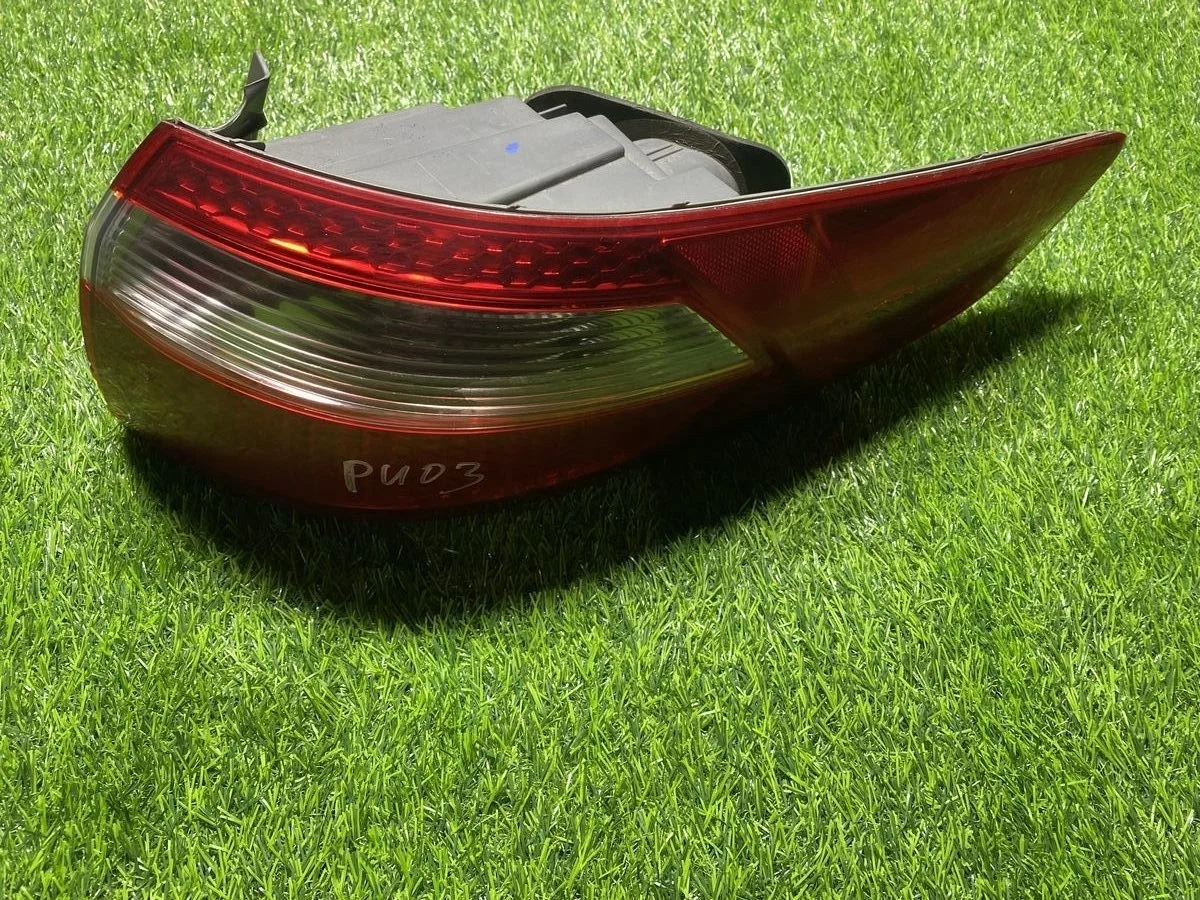 Фонарь внешний задний правый Kia Rio 3