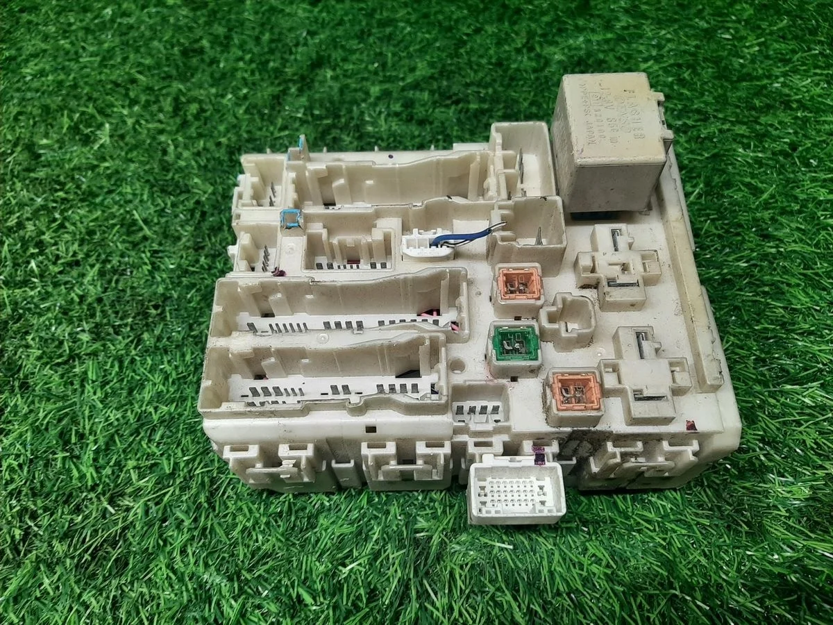 В наличии: блок предохранителей Toyota Corolla 10