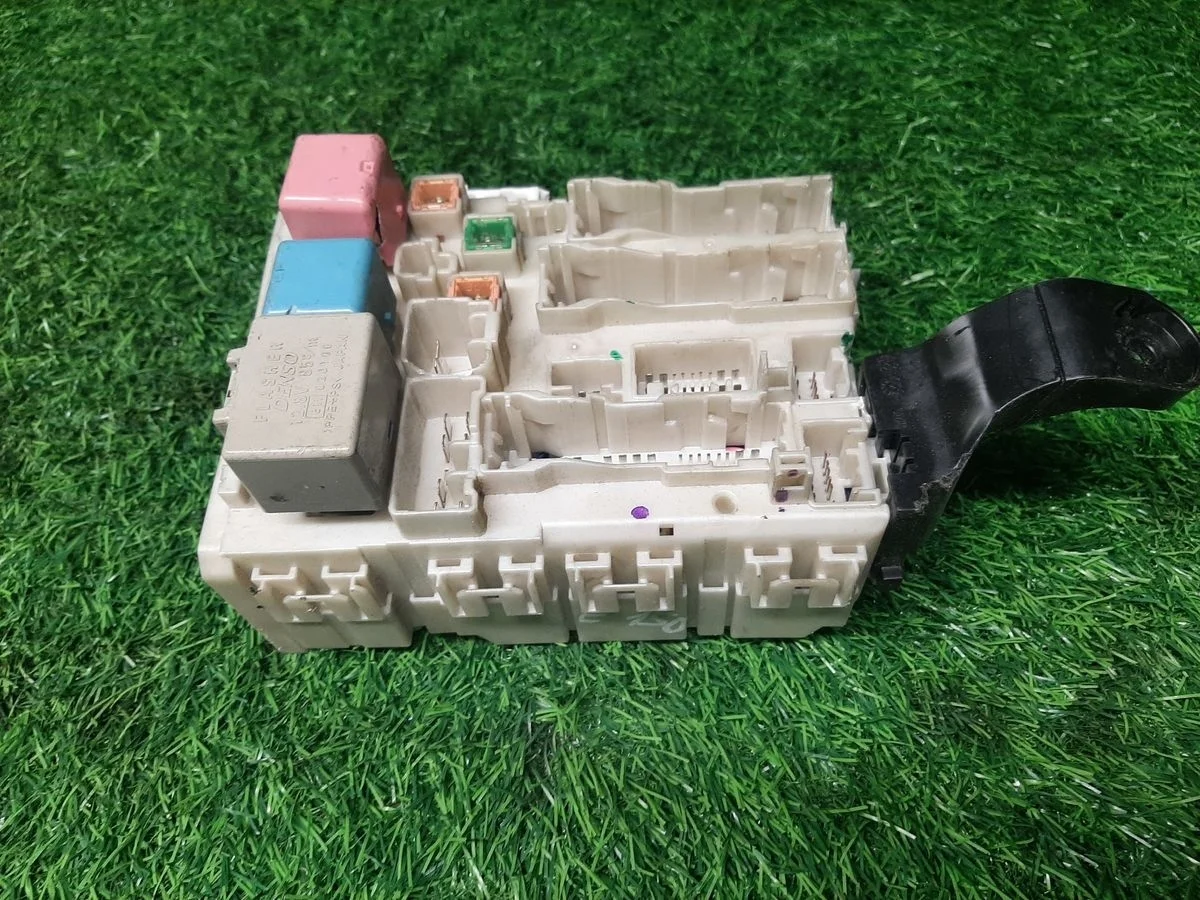 В наличии: блок предохранителей Toyota Corolla 10