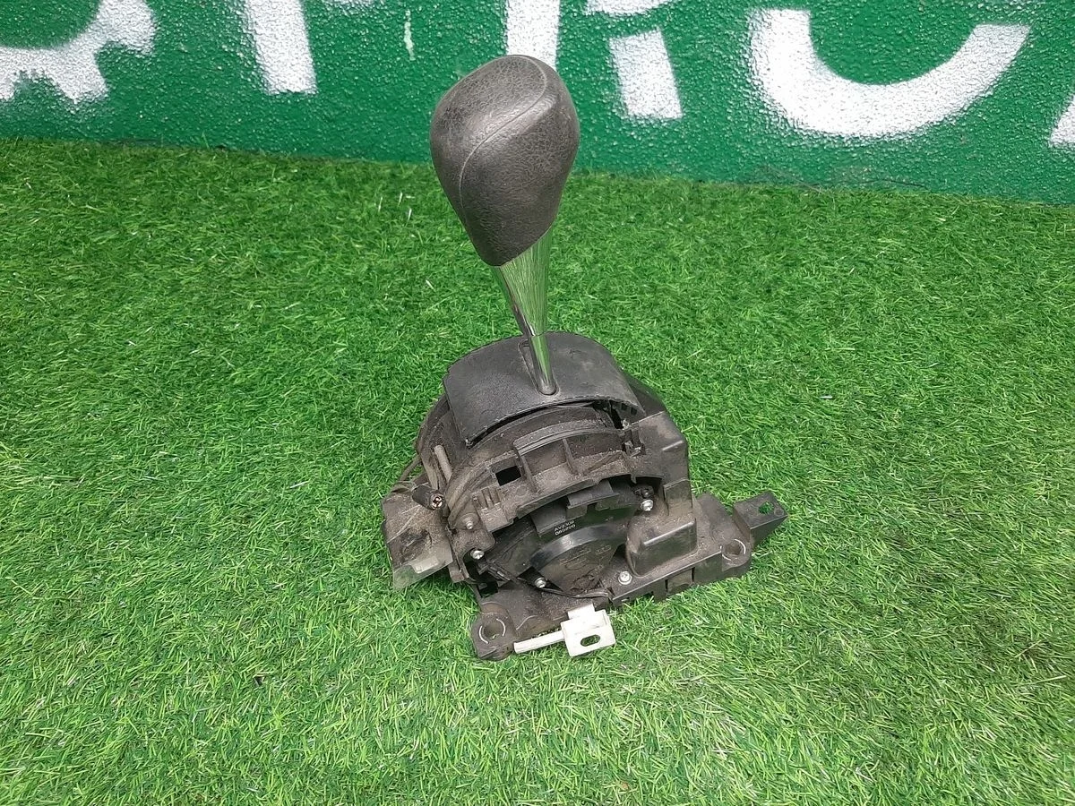 Селектор АКПП на Toyota Corolla X