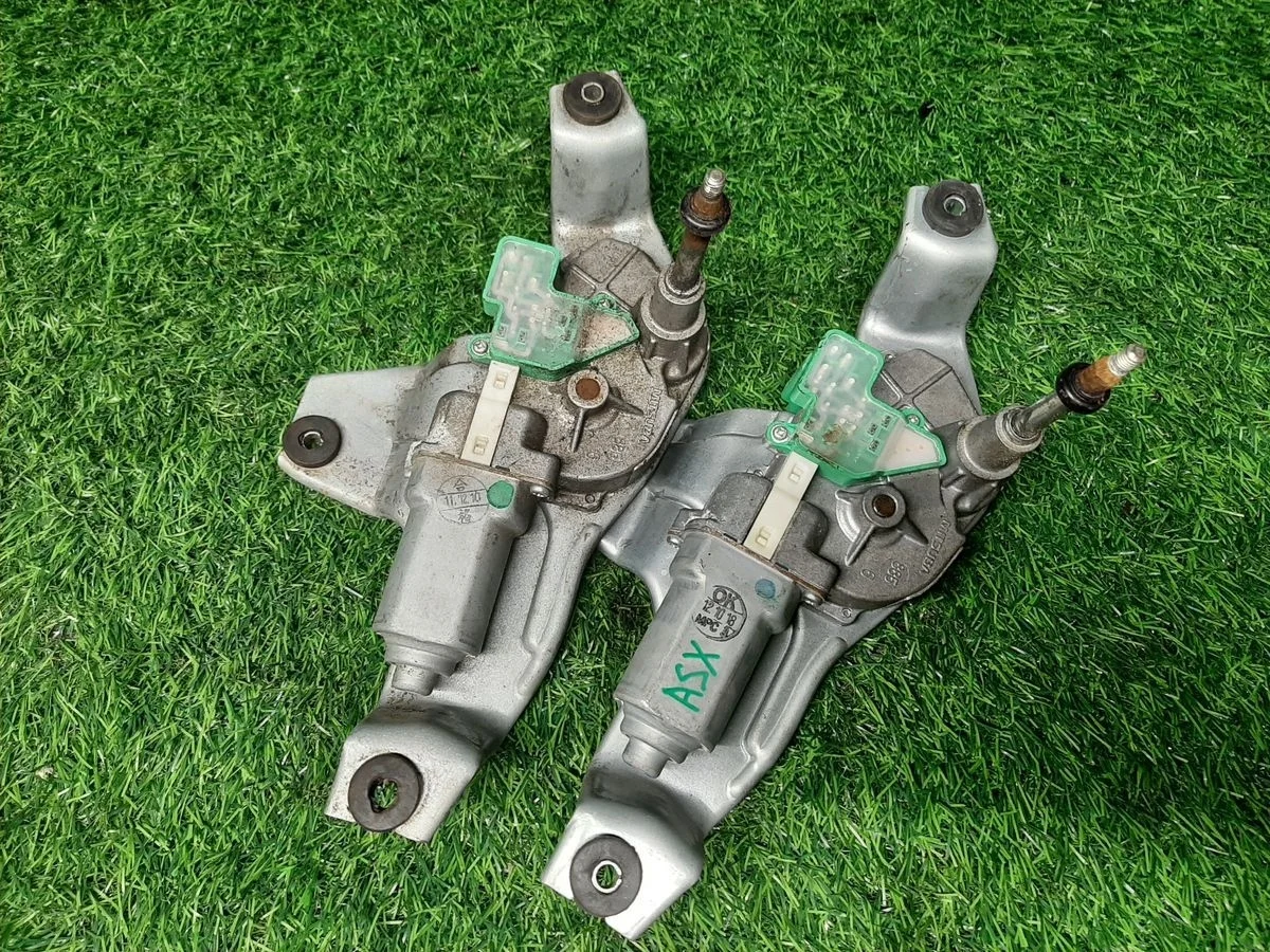 Моторчик стеклоочистителя на Mitsubishi ASX