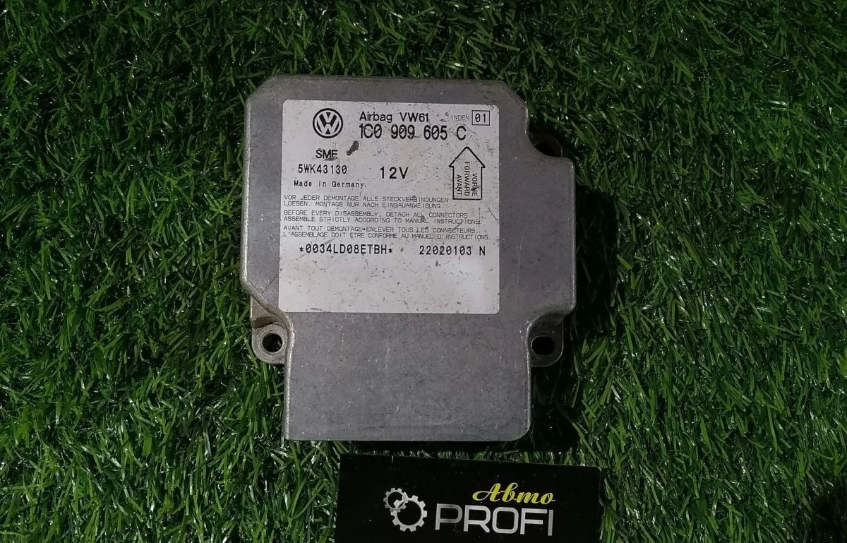 Блок управления AIR BAG VW 1c0909605c b5+