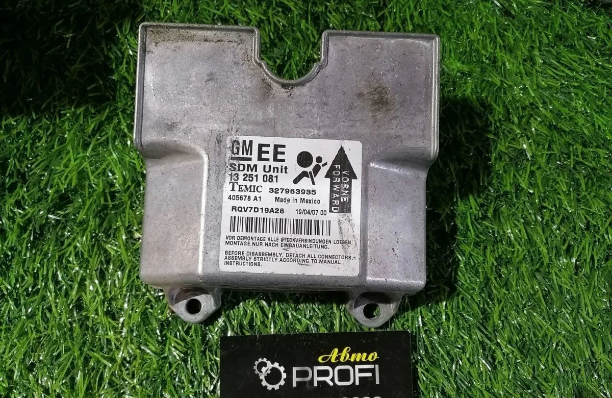Блок управления AIR BAG Opel Astra H 13251081