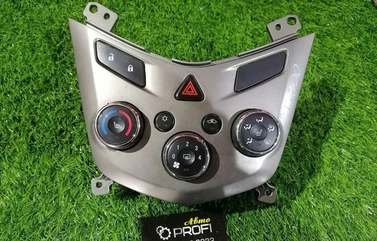 Блок управления отопителем Chevrolet aveo t300