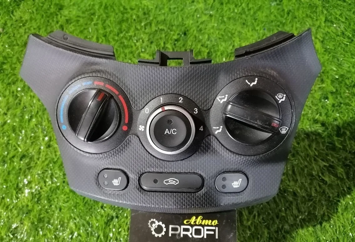 Блок управления отопителем Hyundai Solaris