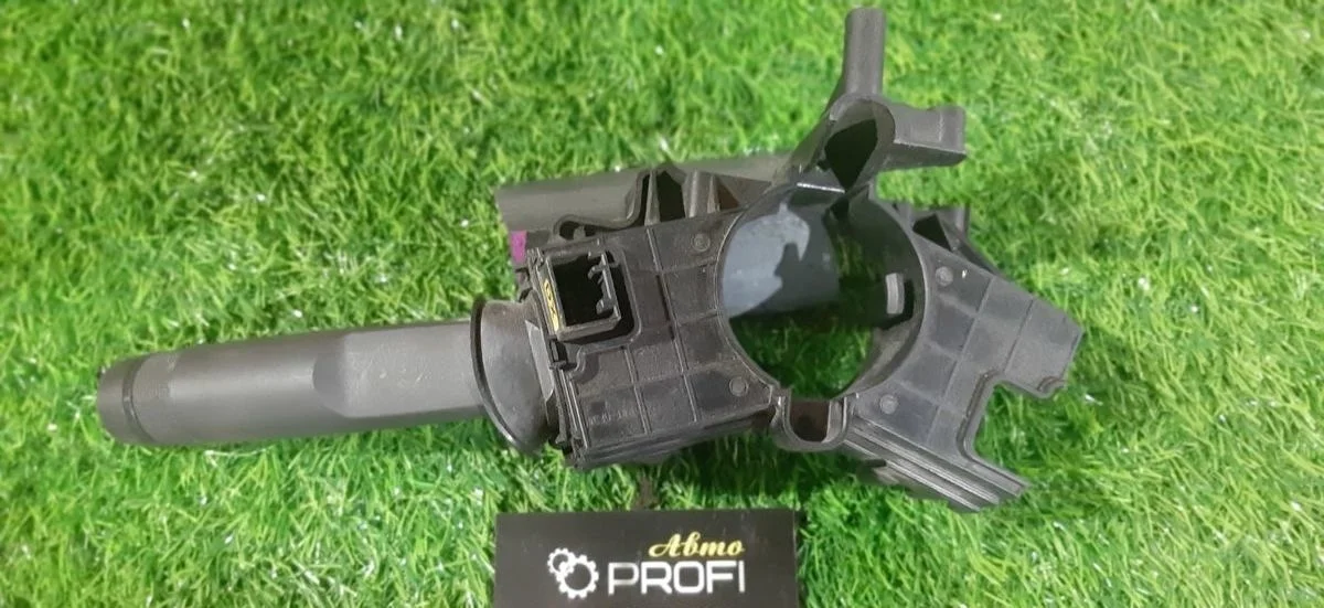 В наличии подрулевой перекл. Opel Astra J