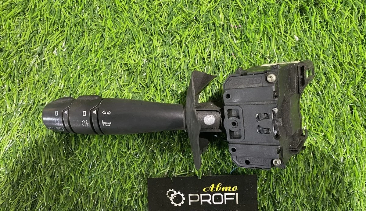 Подрулевой переключатель Renault Logan