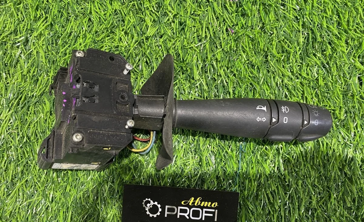 Переключатель подрулевой Renault Logan