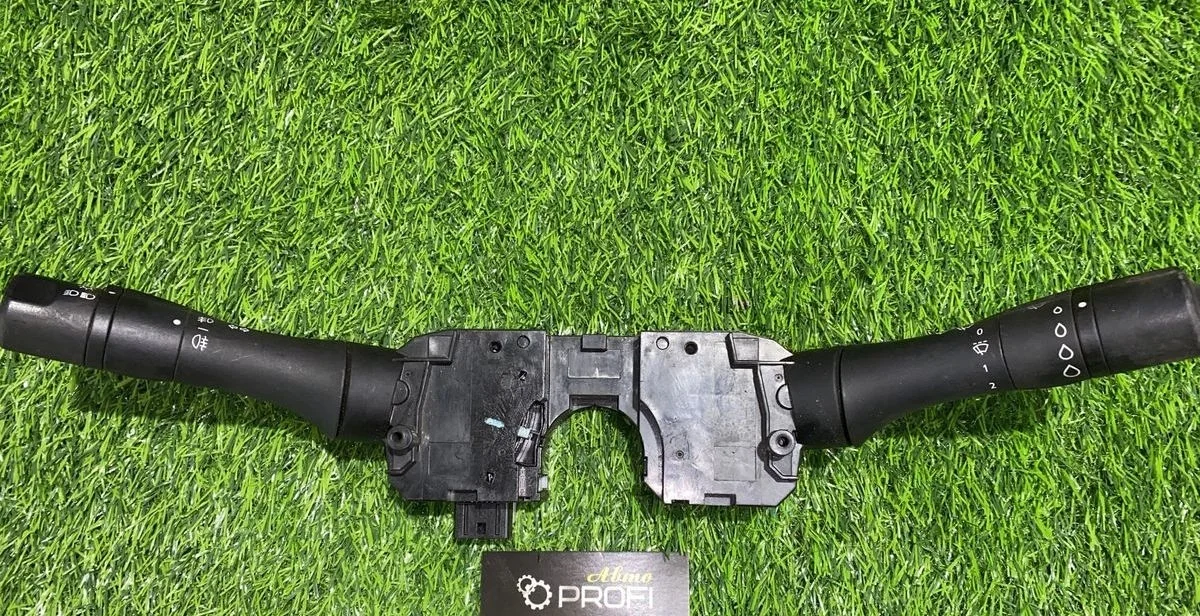 Подрулевой переключатель Renault Fluence