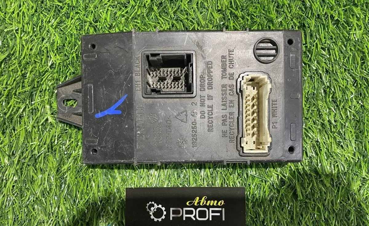 Блок комфорта Renault Sandero 1