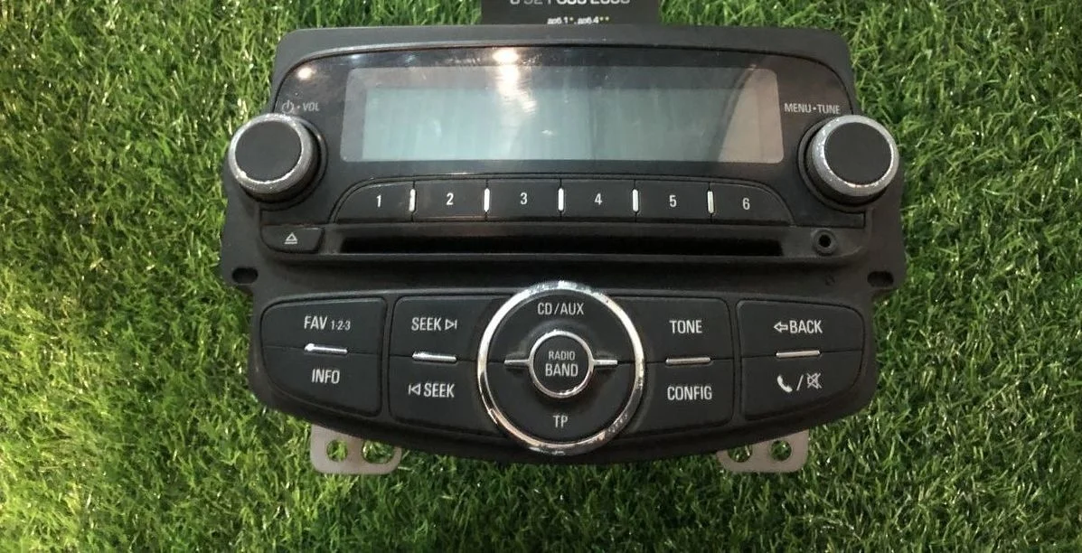 В наличии штатная магнитола Шевроле круз