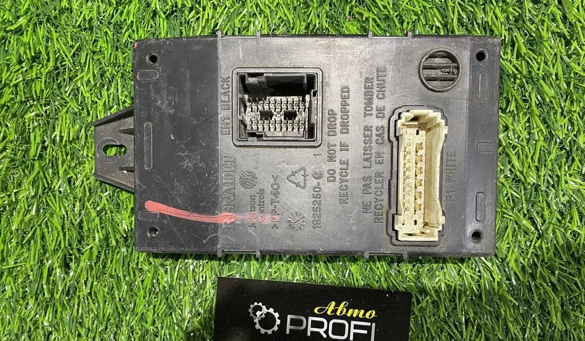 Блок комфорта Renault Sandero 1