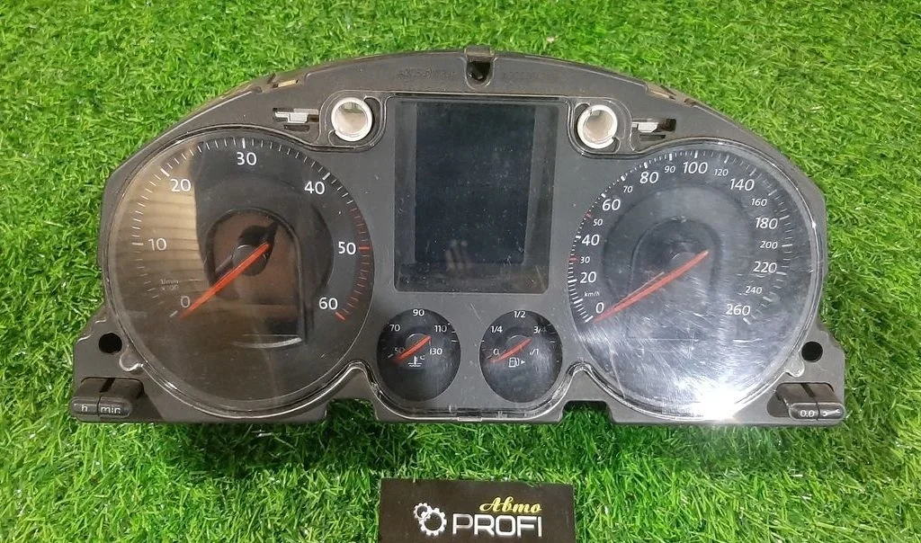 В наличии панель приборов VW Passat B6