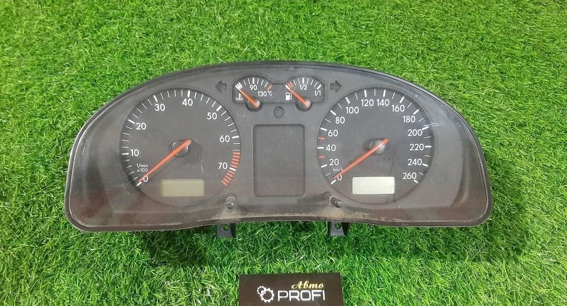 В наличии панель приборов VW Passat B5