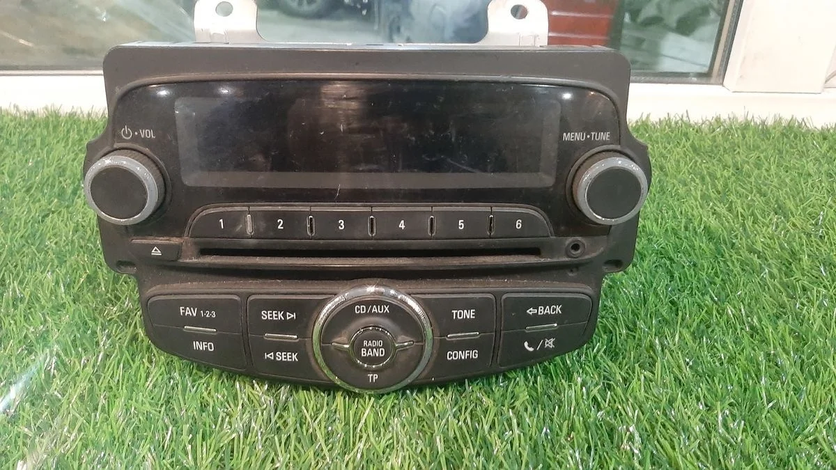 В наличии магнитола Chevrolet Cruze