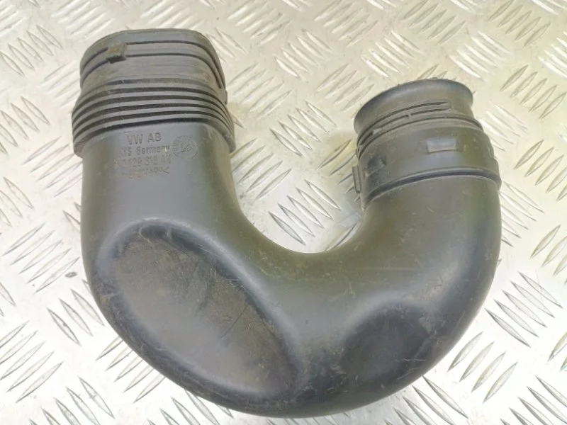 Патрубок воздушного фильтра Volkswagen Passat B7 (2010-2015) 2012 1K0129618AN