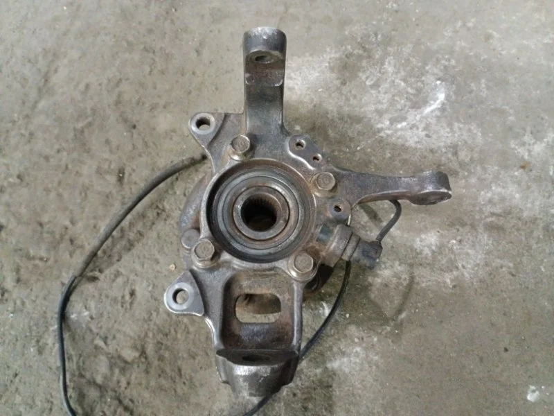 Кулак поворотный левый Mitsubishi L200 (2006-2015) 2009 MR992377 ПИКАП 2.5 D 4D56