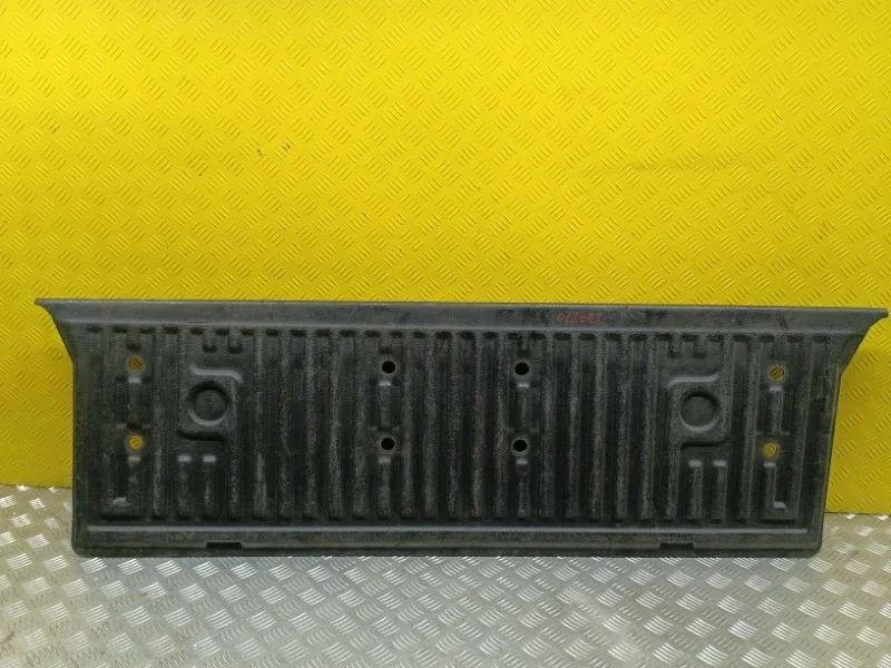 Обшивка крышки багажника Mitsubishi L200 (2006-2015) 2011 6721A009 ПИКАП 2.5 D 4D56