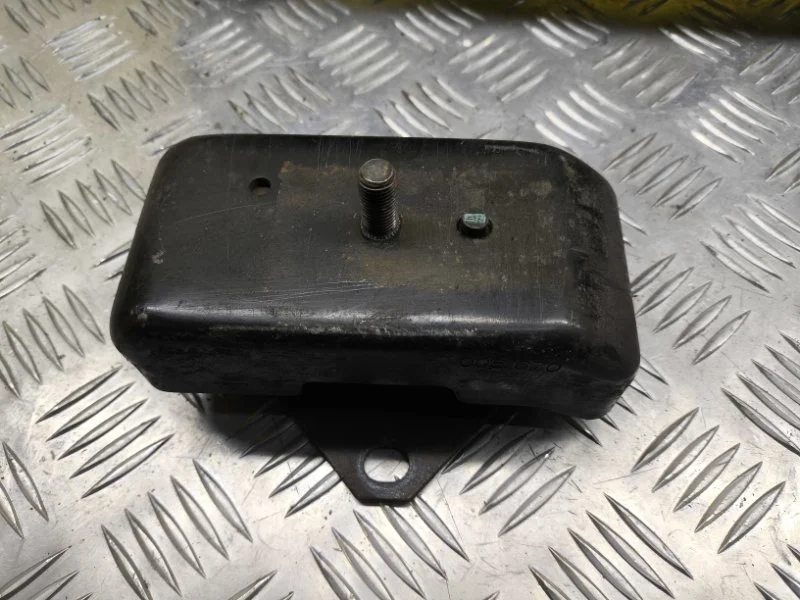 Подушка крепления двигателя Mitsubishi L200 (2006-2015) 2009 MR992670 ПИКАП 2.5 D 4D56