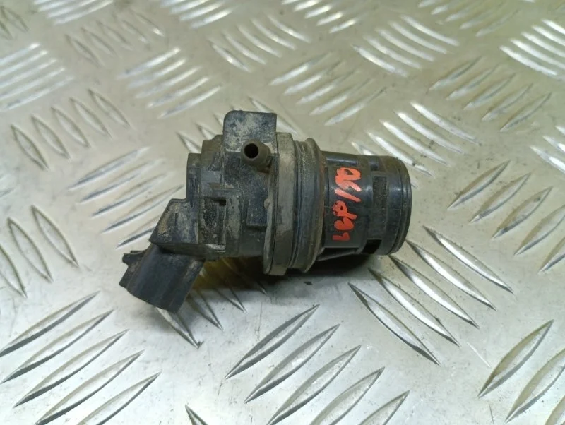 Насос (моторчик) омывателя стекла заднего Toyota Land Cruiser Prado 150 (2009-2023) 2020 8533060160 ВНЕДОРОЖНИК 4.0 I 1GRFE