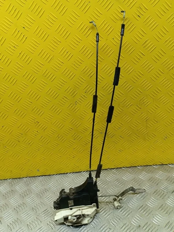 Замок двери передней левой Mitsubishi Pajero Sport Ii (2008-2017) 2008 5715A185 ВНЕДОРОЖНИК 3.2 D 4M41