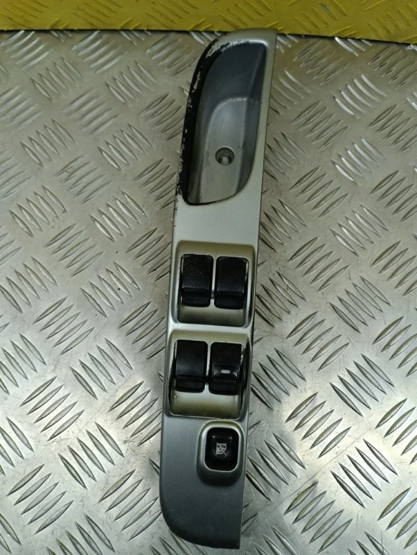 Блок управления стеклоподъемниками Mitsubishi Pajero Sport Ii (2008-2017) 2008 MR587952 ВНЕДОРОЖНИК 3.2 D 4M41