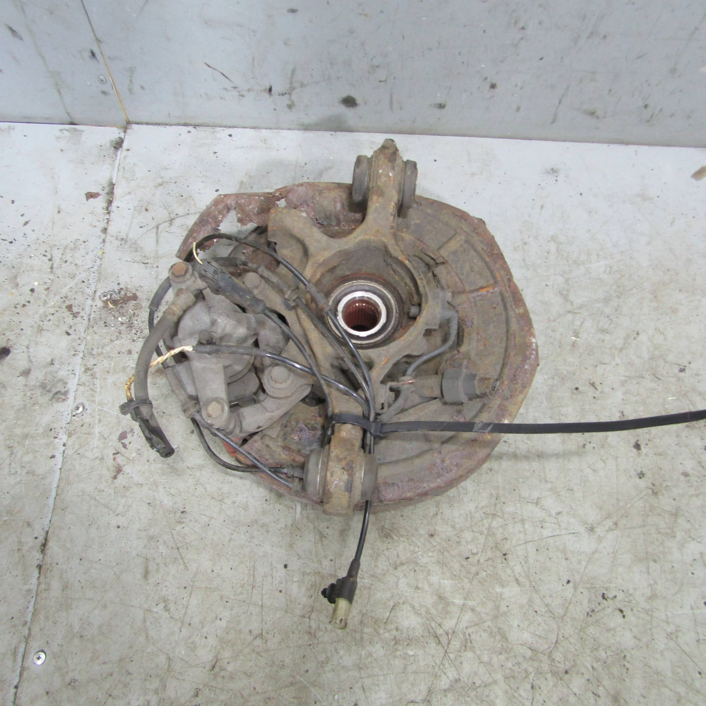 Кулак поворотный задний правый LAND ROVER Range R