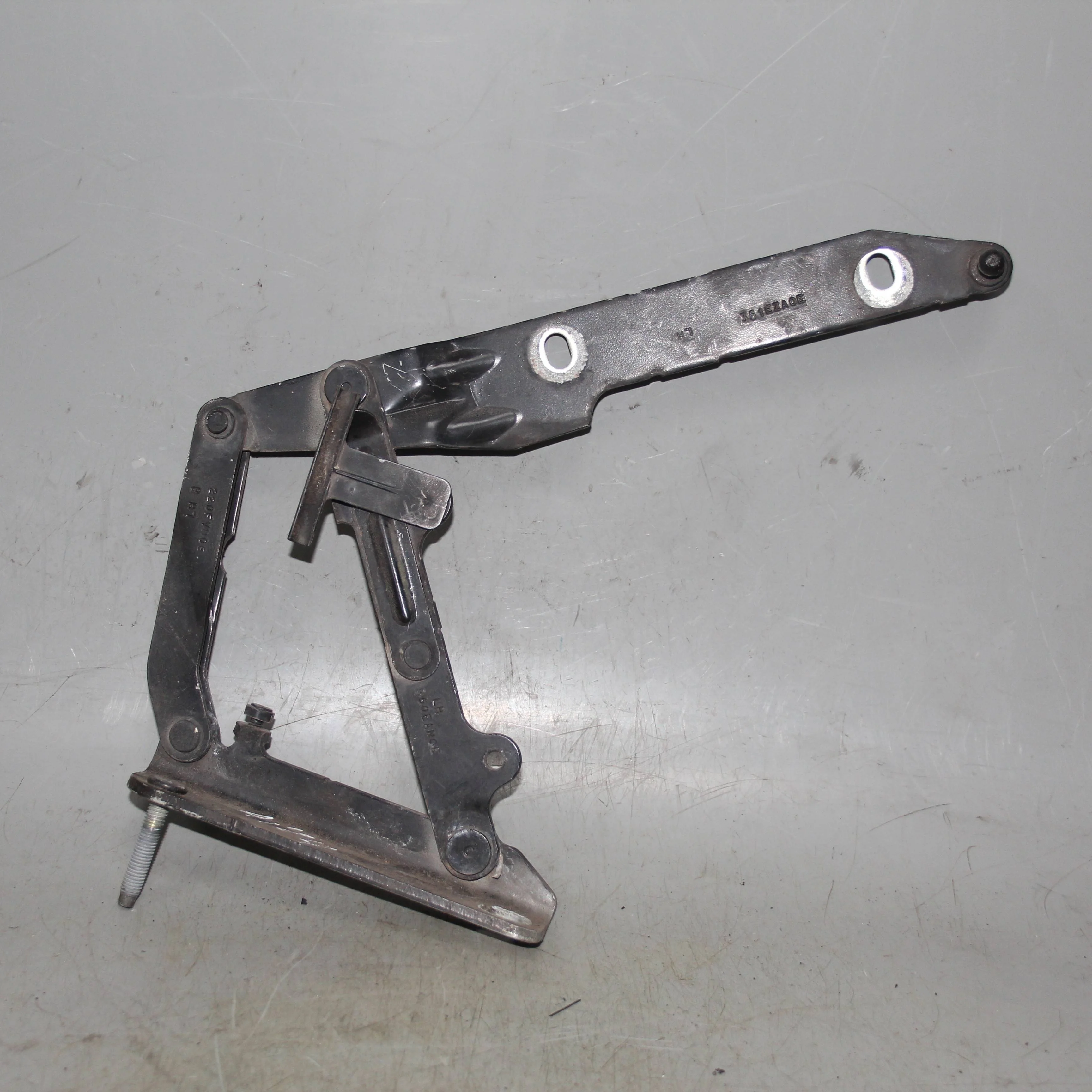 Петля капота левая LAND ROVER Range Rover Sport I