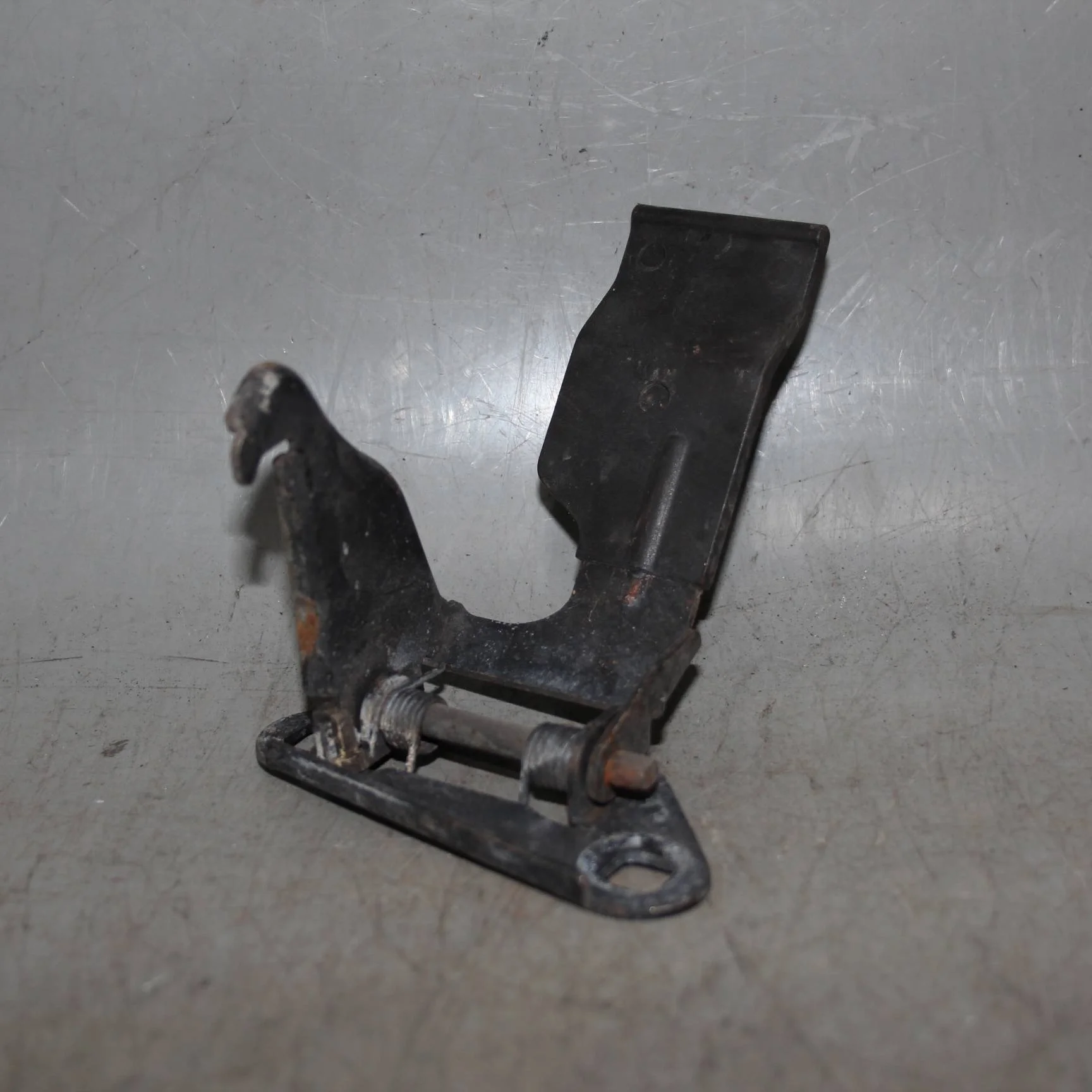 Защелка капота LAND ROVER Range Rover Sport I (20