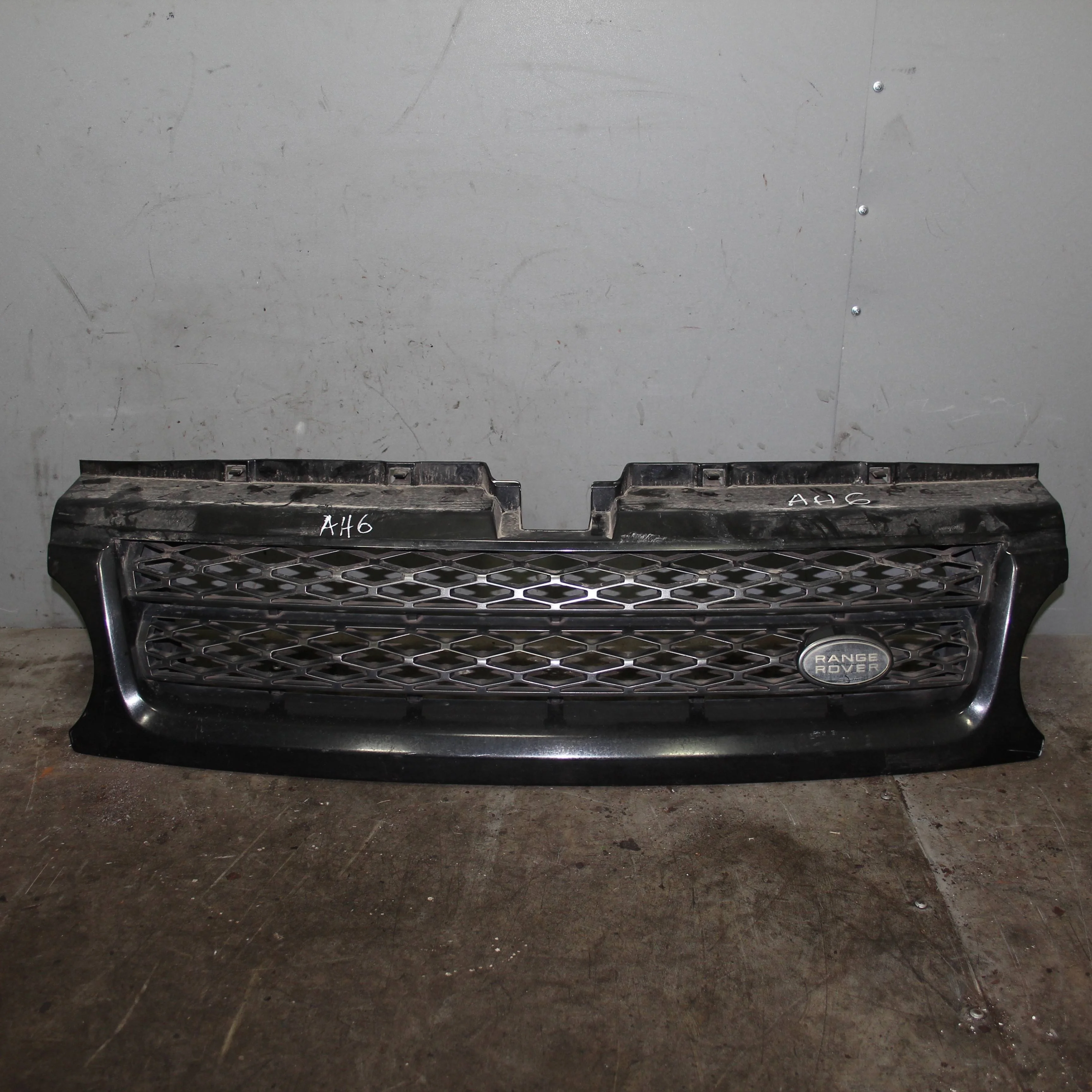 Решетка радиатора LAND ROVER Range Rover Sport I