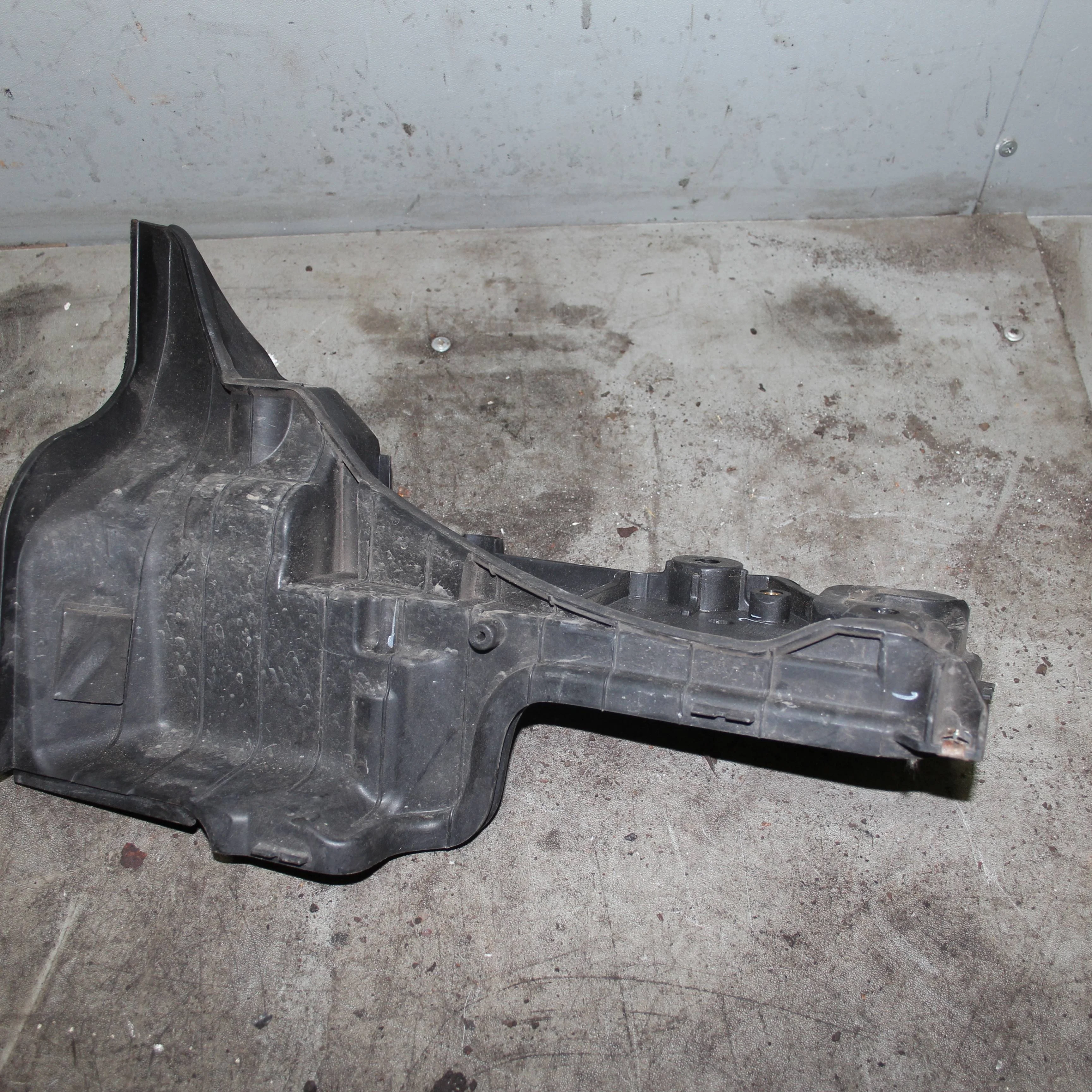 Крепление АКБ (корпус/подставка) LAND ROVER Range