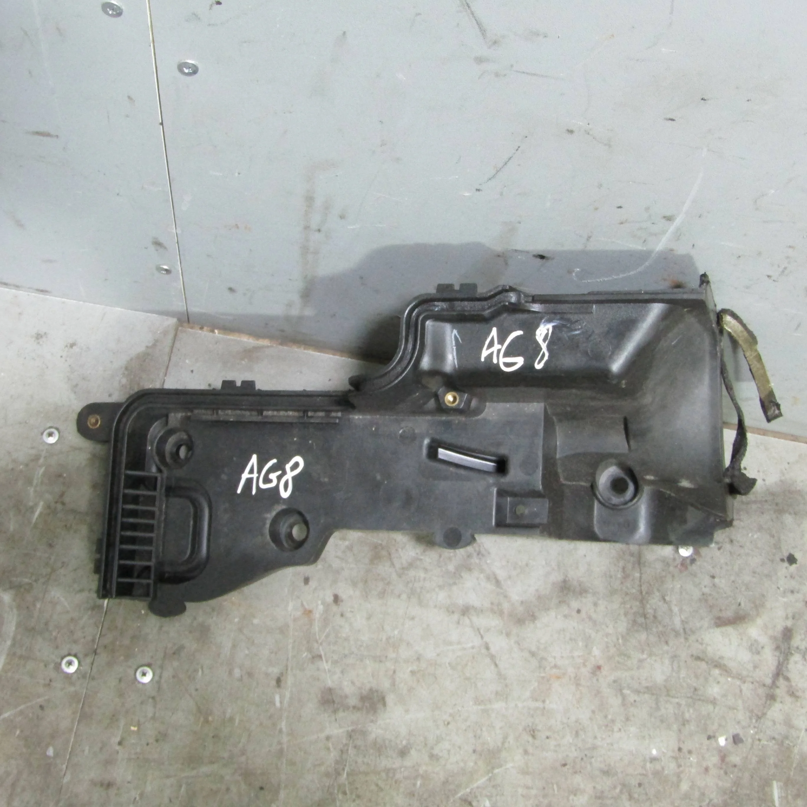 Крепление АКБ (корпус/подставка) LAND ROVER Range