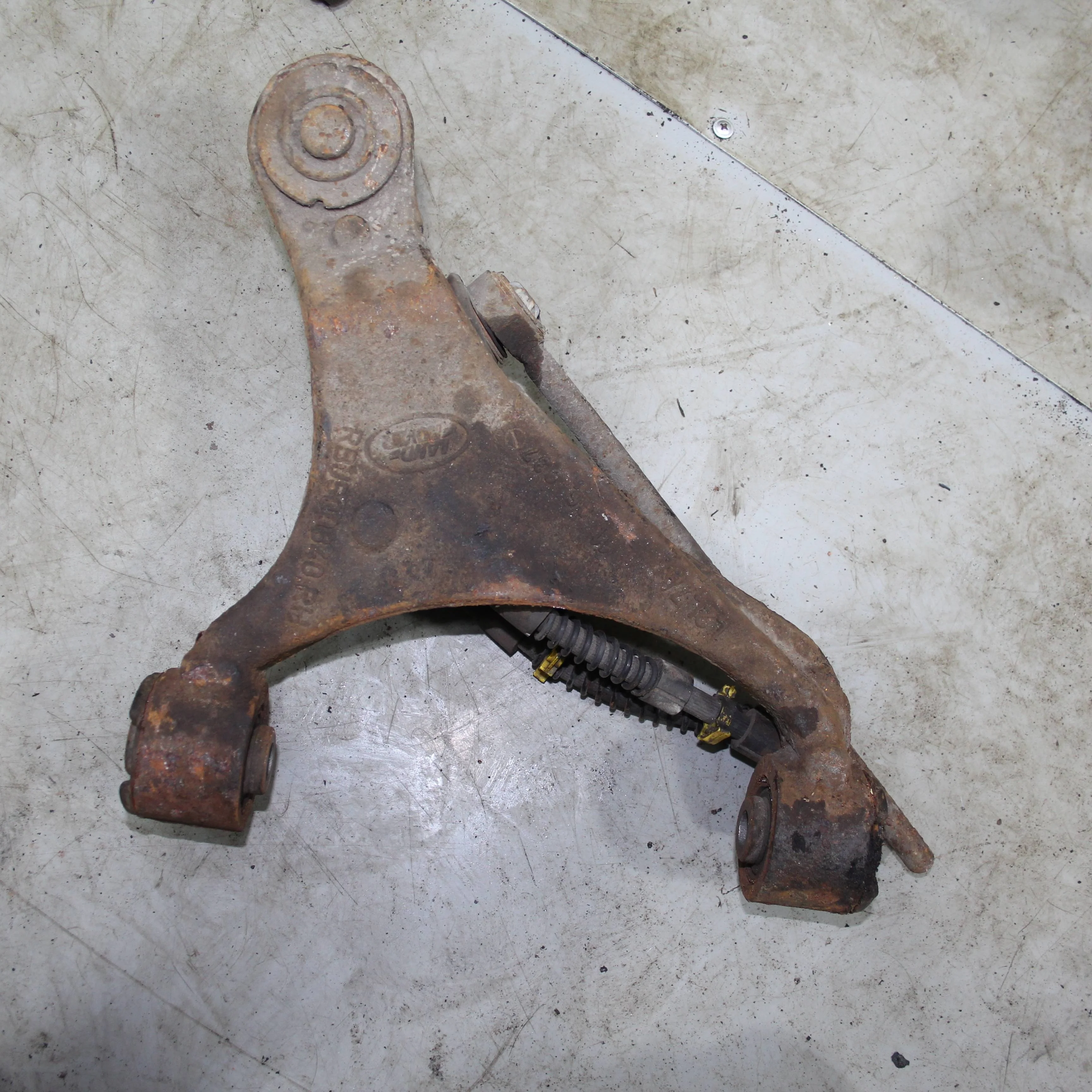 Рычаг передний верхний правый LAND ROVER Range Ro