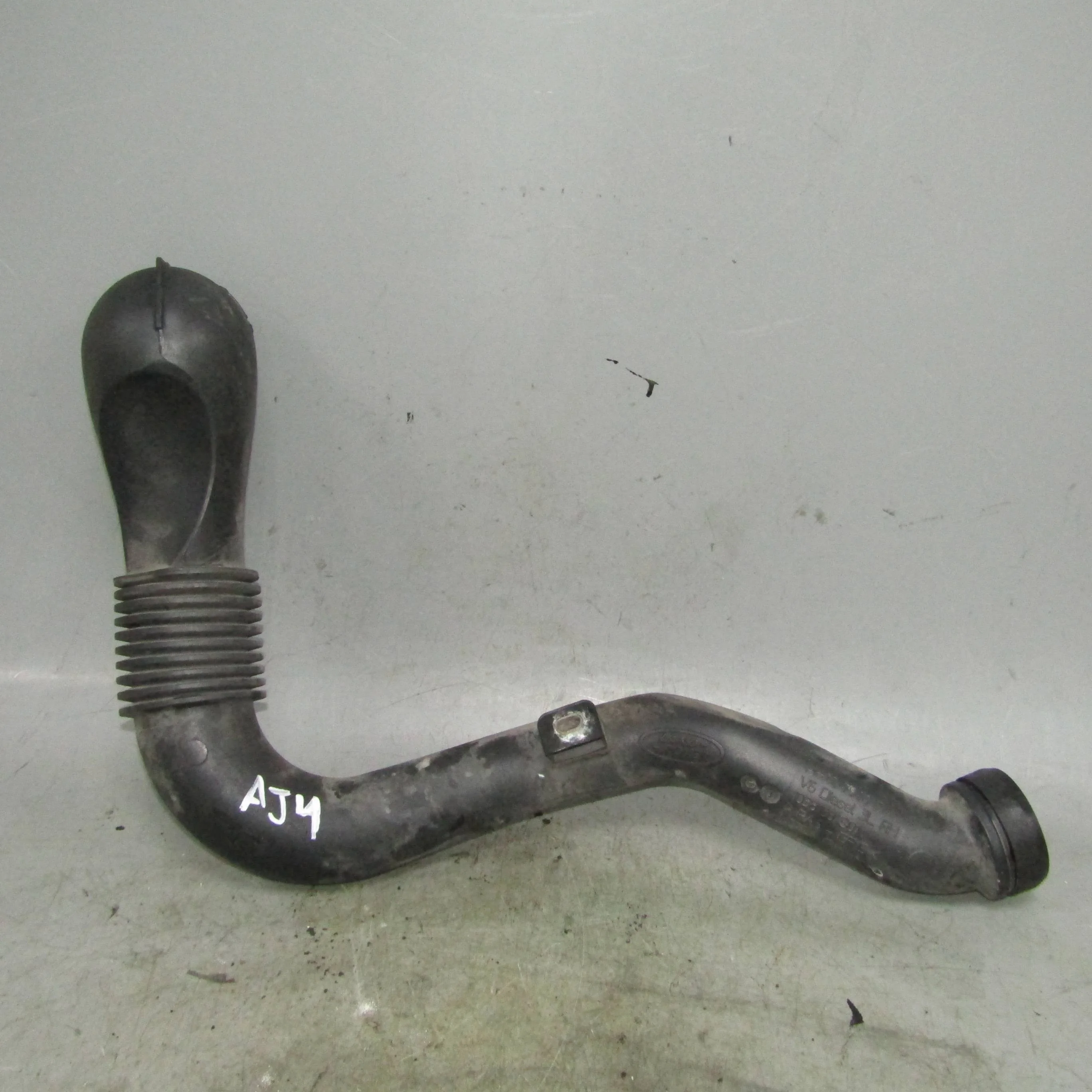 Патрубок воздушного фильтра LAND ROVER Range Rove