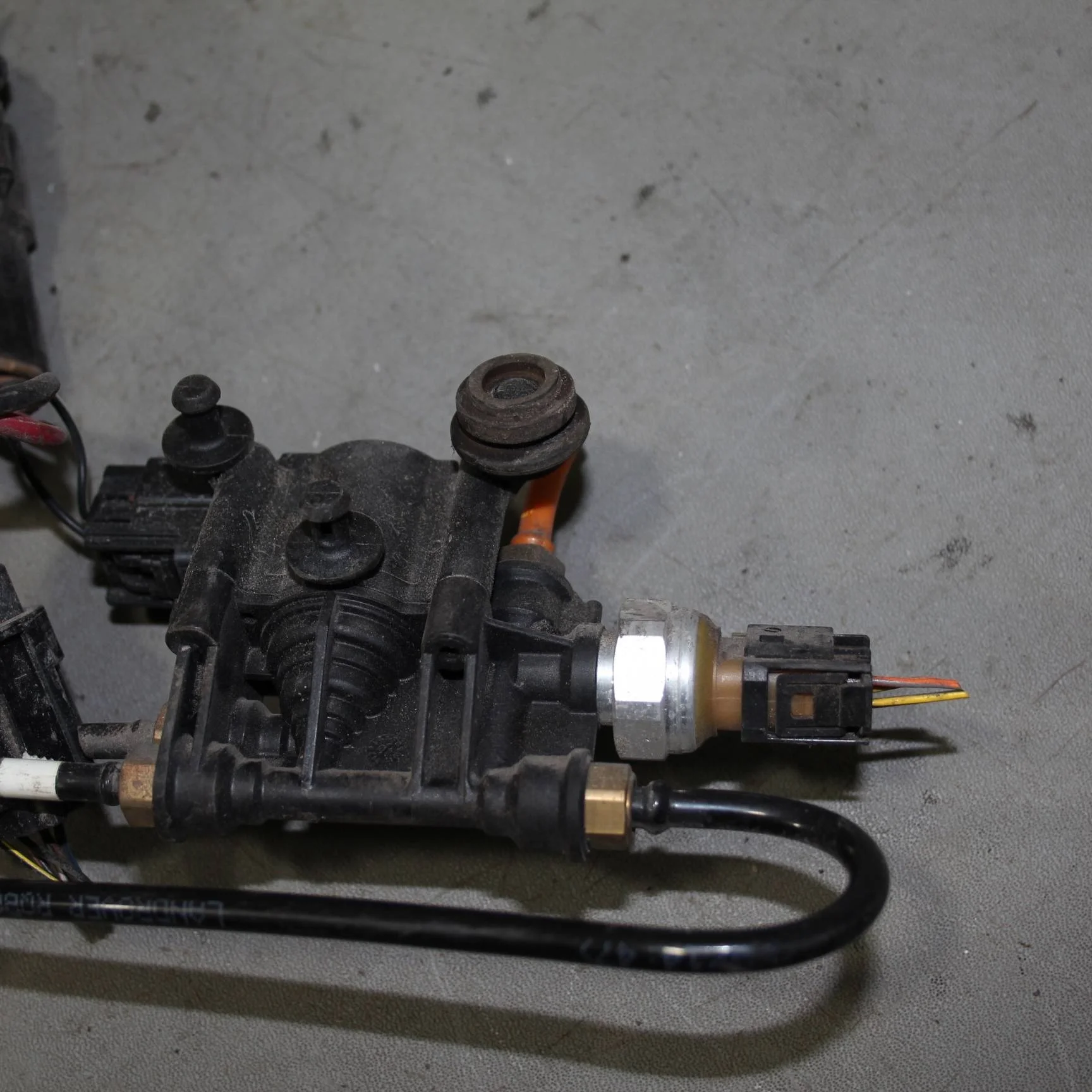 Клапан вакуумный LAND ROVER Range Rover Sport I (